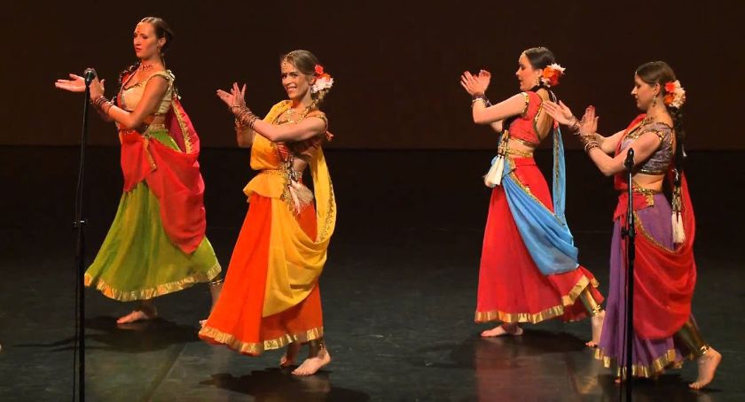 Bollywood na koniec lata - warsztaty tańca 
