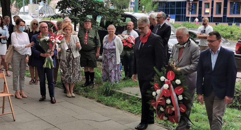 Odsłonięcie tablicy upamiętniającej Sławomira Macieja Bittnera