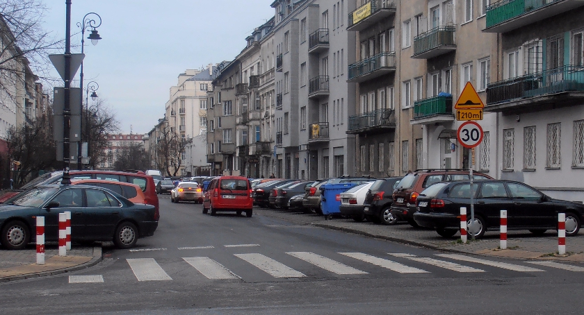 Mieszkańcy ulicy Narbutta storpedowali pomysł przyjaznej ulicy? Wydaje się, że tak. Bezpowrotnie?