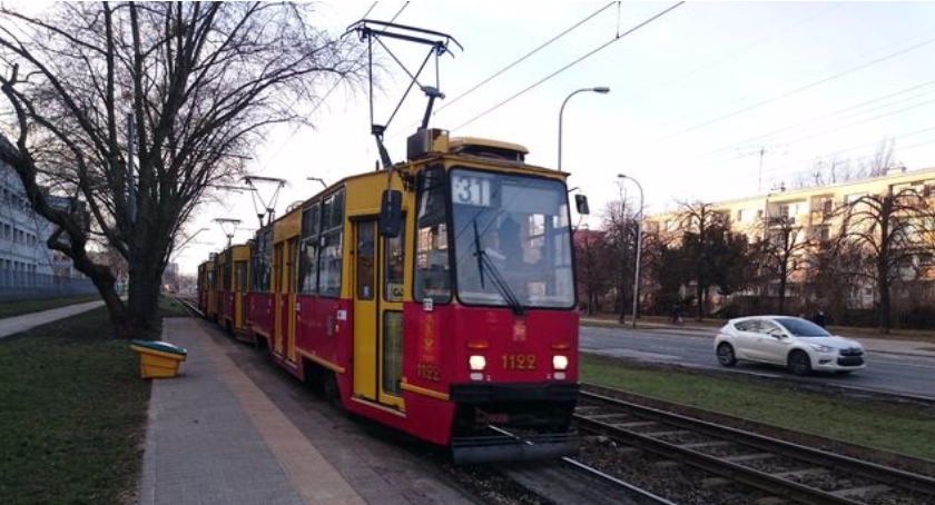 Tramwajowa „zawrotka” za stacją metra Wierzbno, na początek dla linii 31, już w połowie roku. 