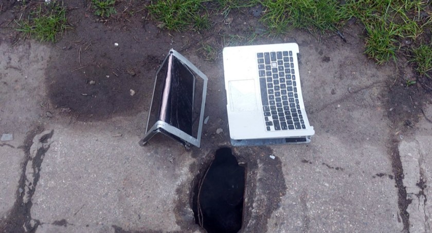 Zniszczony laptop