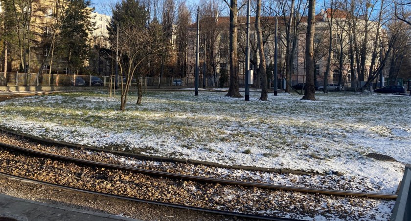 Pętla tramwajowa/teren zielony