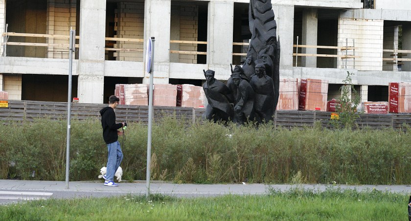 zdjęcie Pomnik Żołnierzy Batalionów Chłopskich i Ludowego Związku Kobiet