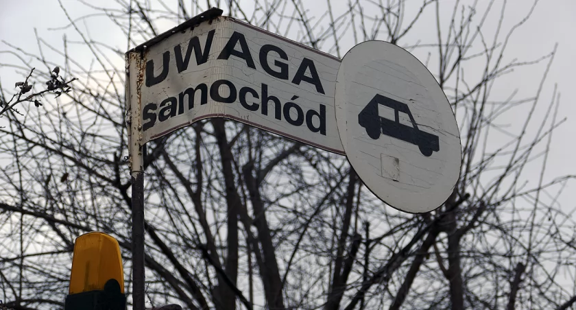 zdjęcie Uwaga samochód