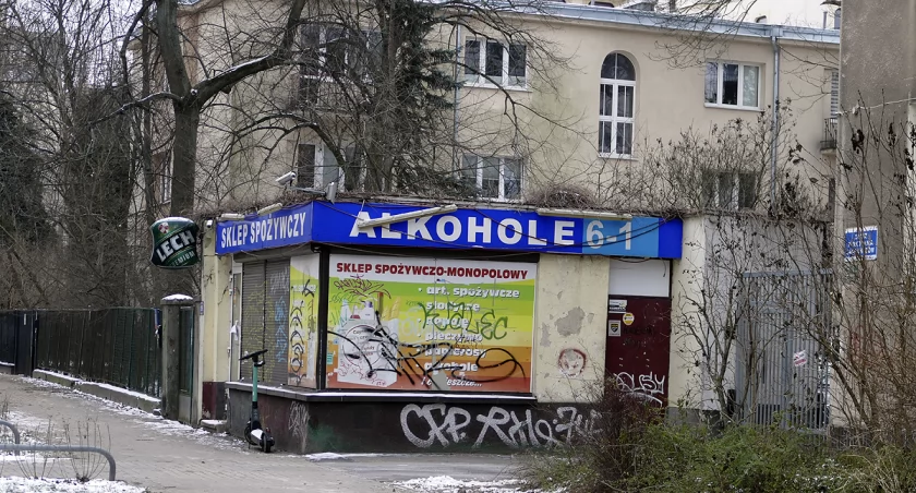 zdjęcie sklep monopolowy 