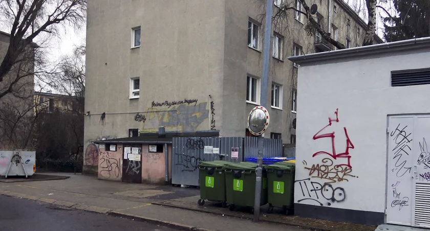 zdjęcie śmietnik 