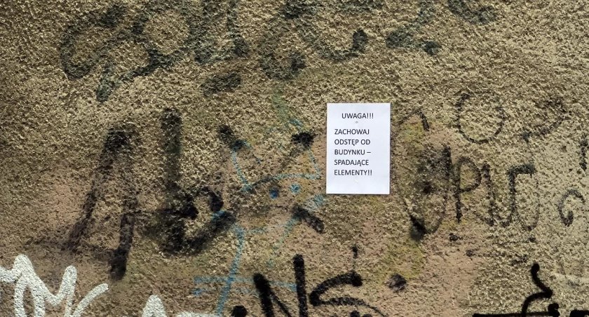 zdjęcie Spadające elementy na Mokotowie