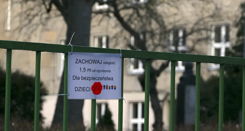 zdjęcie Kierowcy i dzieci na Sielcach