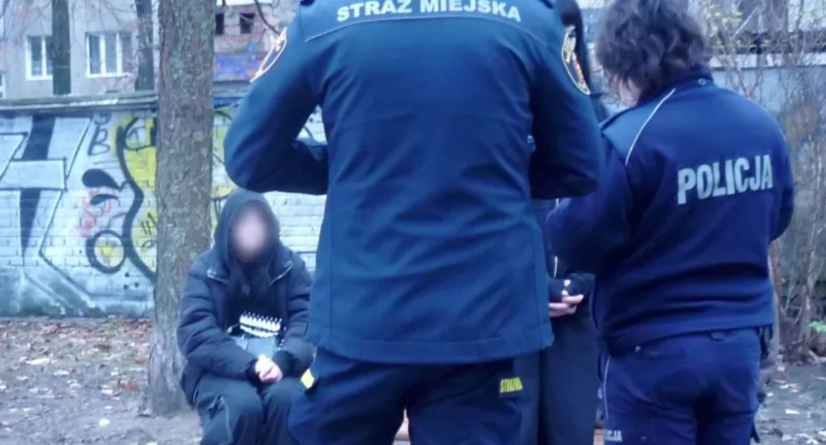 Działania Służb, SPALONE WAGARY Interwencja strażników Mokotowie - zdjęcie, fotografia