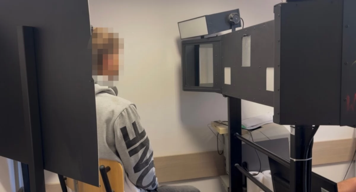 Działania Służb, LATKA ODEBRAŁA TELEFON ZACZĘŁO Akcja Mokotowie - zdjęcie, fotografia