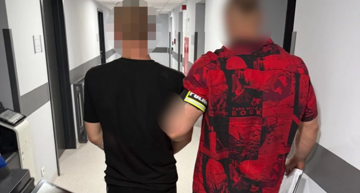 Działania Służb, ZNALAZŁ KARTĘ RUSZYŁ ŁOWY Zatrzymanie Mokotowie - zdjęcie, fotografia