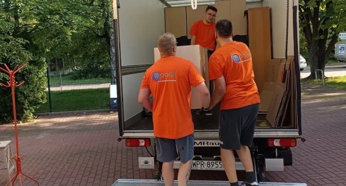 Handel i usługi, Przeprowadzka Mokotowie zaplanować parking windę dostęp budynku 2026r - zdjęcie, fotografia