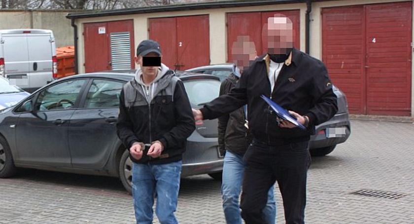 Sam sobie wypłacił należne mu wynagrodzenie, „przejmując” sprzęt pracodawcy