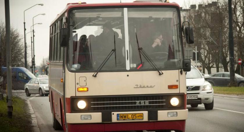 Wyprawa zabytkowym autobusem po Mokotowie już za nami. Ikarus się spisał!
