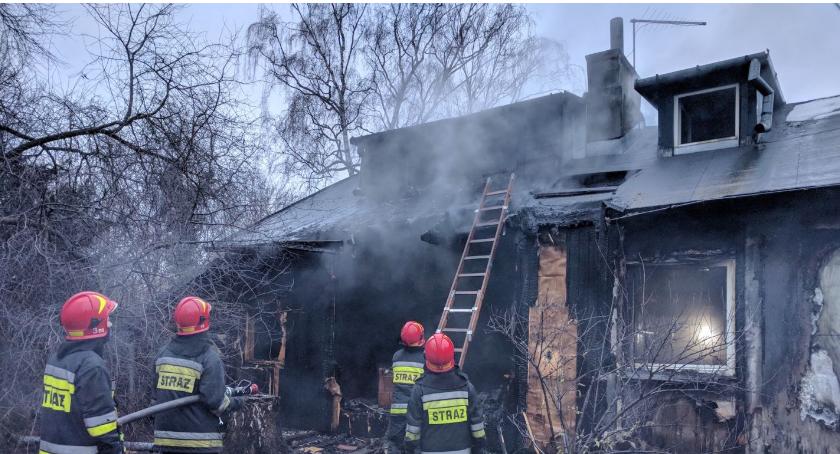 Na Osiedlu Jazdów spłonął rodzinny dom Barbary Wrzesińskiej; trzeba go odbudować!