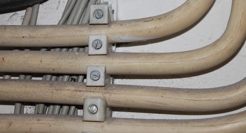 Uszkodzony kabel energetyczny spowodował kompletny paraliż Mokotowa
