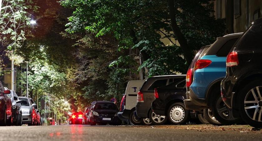 Mokotów w czołówce dzielnic nielegalnego parkowania samochodów