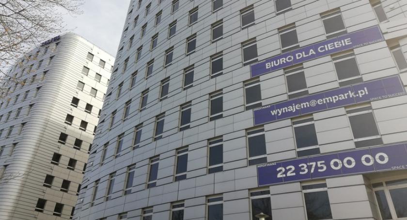 Czy służewiecki Mordor ma w ogóle jakąś przyszłość? Tak. Jest szansa, że stanie się garażem…