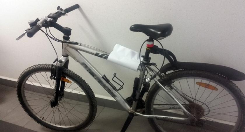 Miał pecha: ukradł rower w al. Niepodległości; kiedy nim uciekał, zatrzymała go policja – na gorącym uczynku