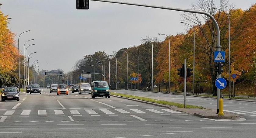 Bartosz N. spanikował przed policją, schował się w krzakach, ale go znaleźli i wykryli alkohol we krwi
