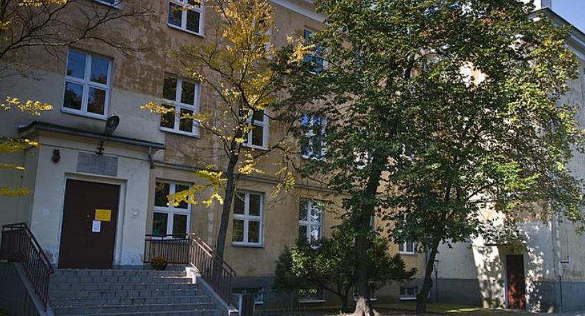 Na Sadybie, w szkole podstawowej nr 115 zaczął się rok szkolny i… remont!