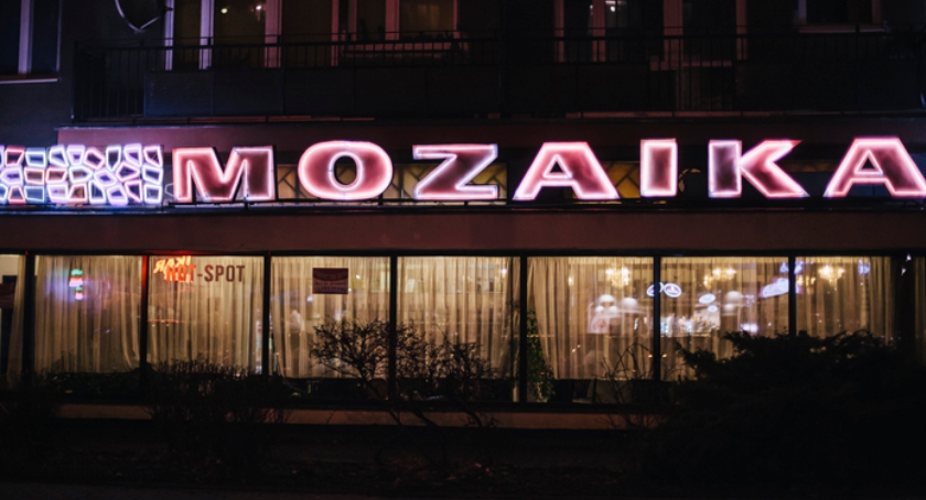 Gdzie zwykle jada w niedzielę Sylwia Chutnik, pisarka? W „Mozaice”!