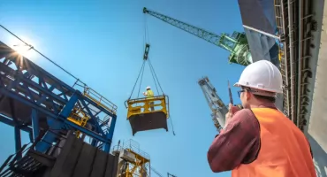 5 powodów, dla których profesjonalne usługi dźwigowe w Warszawie zmienią Twój projekt budowlany