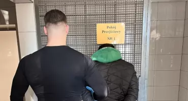 Nie opanował nerwów, wzbudził podejrzenia. Akcja na Mokotowie