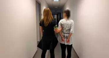 CO SIEDZIAŁO IM W GŁOWACH? Policjanci z KRP na Mokotowie W AKCJI